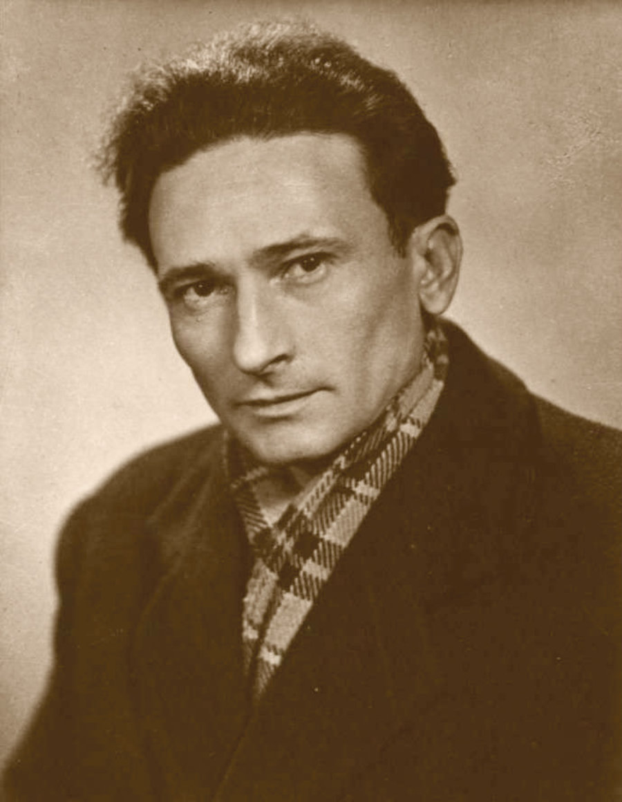 Емилиян Станев Български Автор