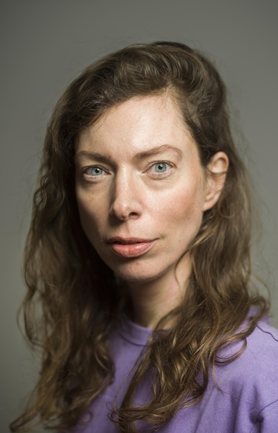 Хана Берфутс (Hanna Bervoets) е нидерландска писателка, драматург и есеист, смятана за един от най-интересните и провокативни съвременни гласове в европейската литература. Родена е през 1984 г. в Амстердам.
