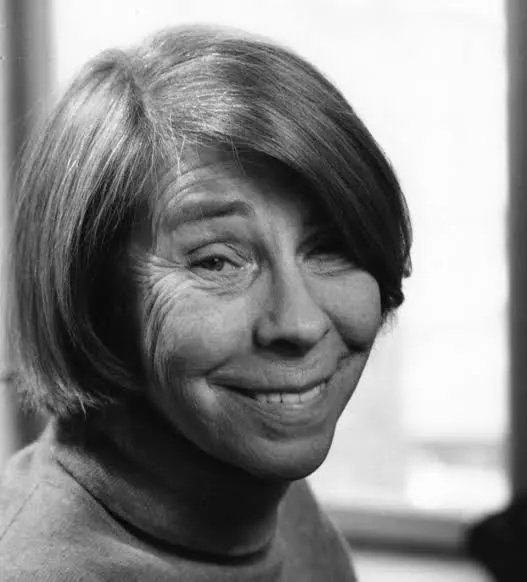 Туве Янсон (Tove Jansson) е финландска писателка, художничка и илюстраторка, най-известна като създателката на “муминтроловете”.