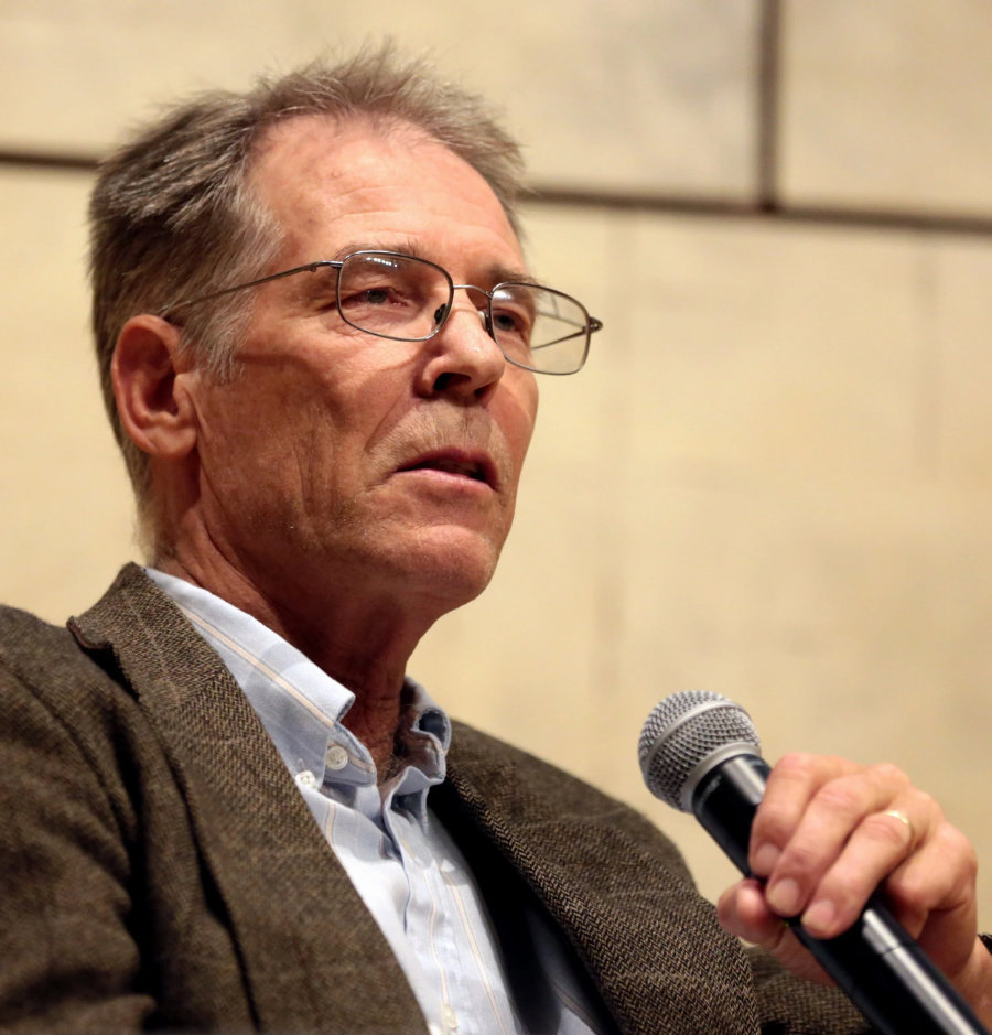 Ким Стенли Робинсън (Kim Stanley Robinson) е американски писател на научна фантастика.